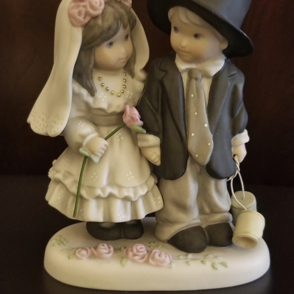 Precious Moments "Promises Of Love" collectible